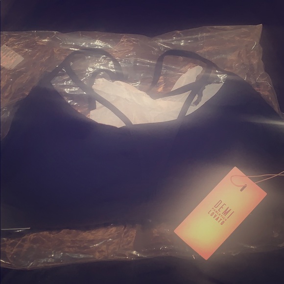 Black sports bra - Picture 1 of 1